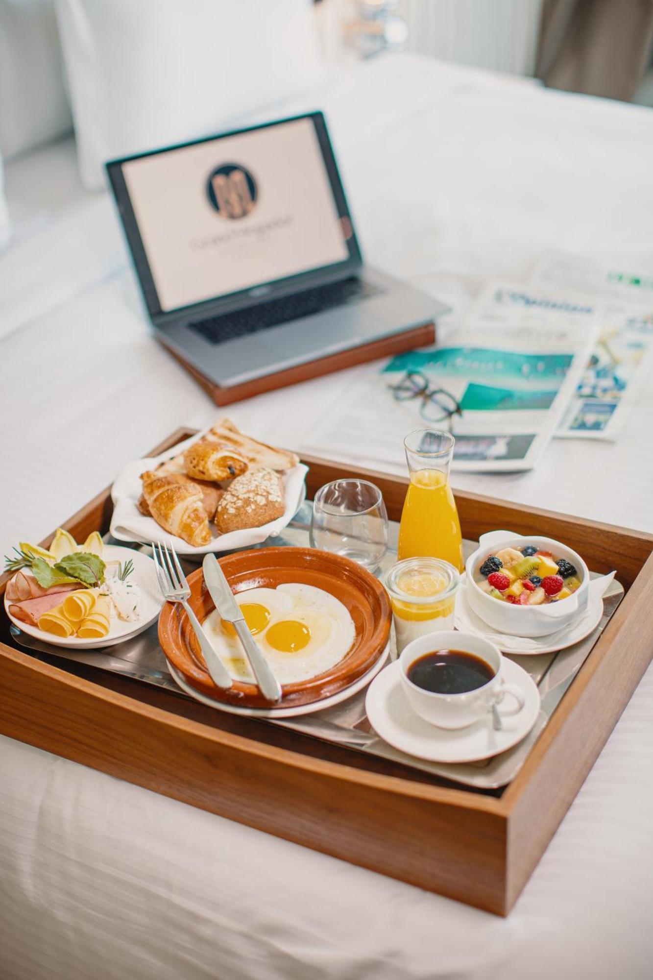 그랜드 모가도르 시티 센터 카사블랑카 외부 사진 Room service